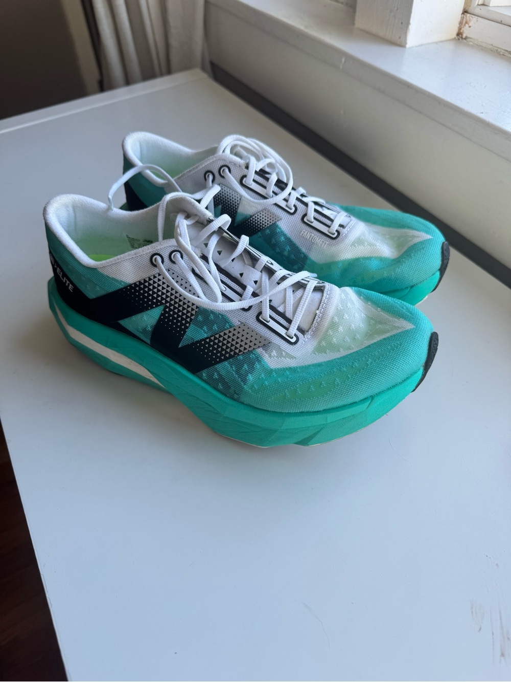 NEW BALANCE FUELCELL SUPERCOMP ELITE V4